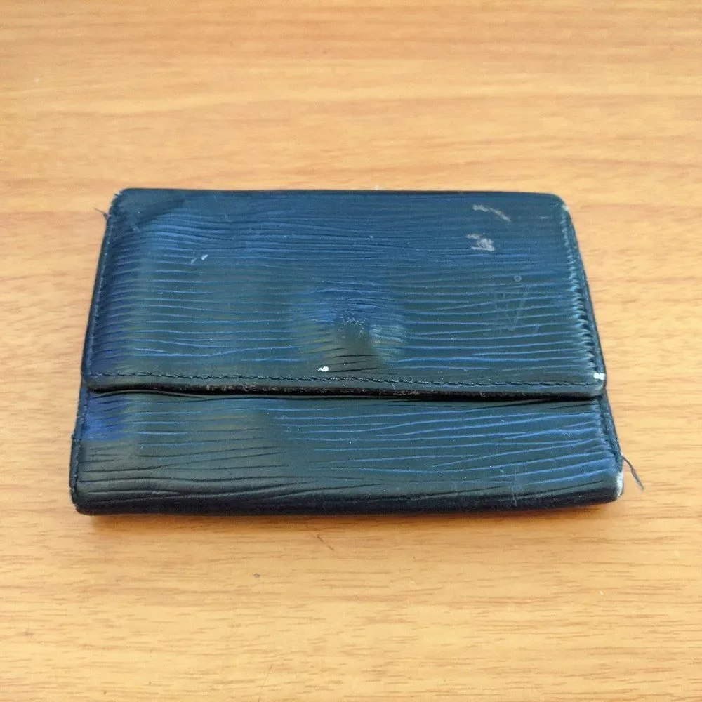 Louis Vuitton Epi Key Holder/Wallet #905💥PRICE DROP💥